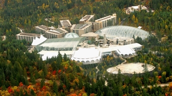 九寨天堂甘海子國(guó)際會(huì)議度假中心